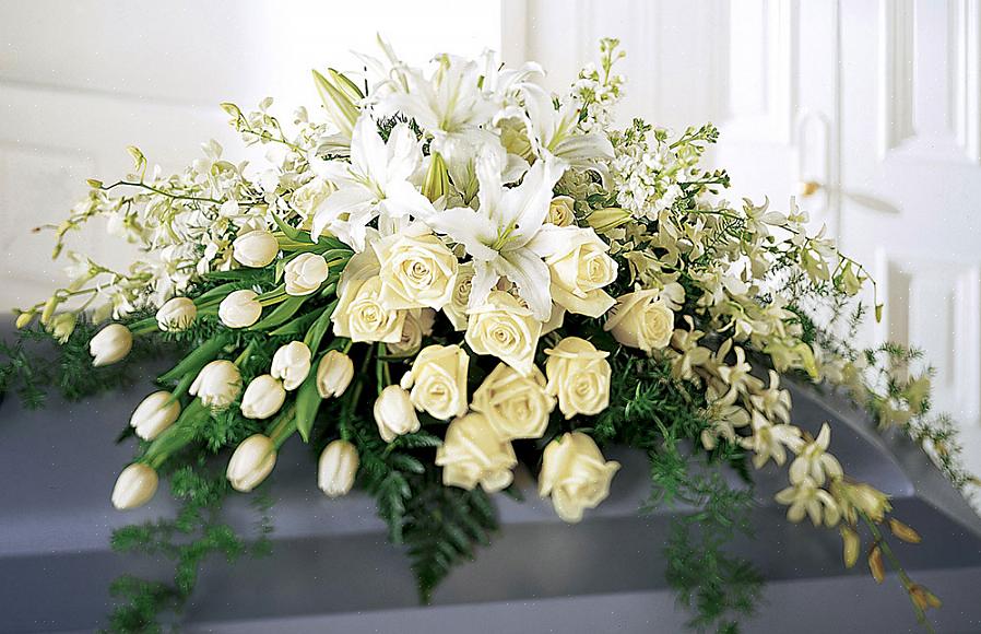 Judiskt - Även om du kan skicka blommor till familjemedlemmarnas hem visas inte blommor vid begravningsbyrån