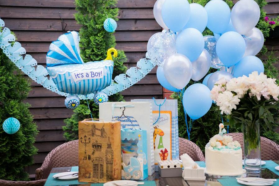 Du kanske tänker att värdinnan har tappat sig för att kasta en baby shower där barnen är de största gästerna