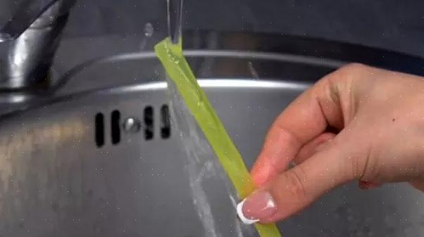 Låt det torka upprätt i ett rent glas eller diskmedel