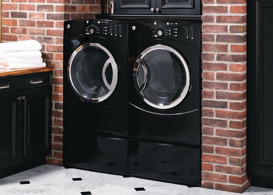 Vid en första anblick ser denna Whirlpool Duet Sport HE-tvättmaskin WFW8500S komplicerad ut att använda