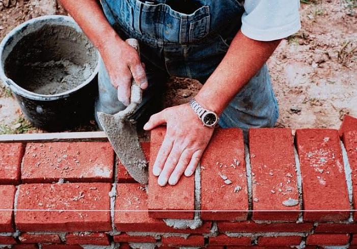 Hur du hanterar fläckarna beror på om du har torr cementdamm eller våta cementfläckar
