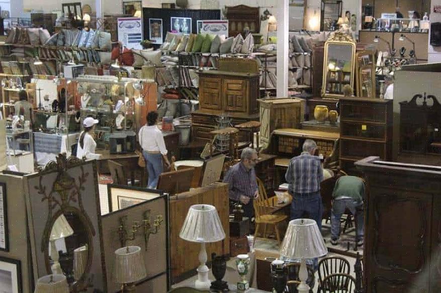 Scott Antique Markets-utställningar i Atlanta ligger på Jonesboro Road SE 3650 i norra