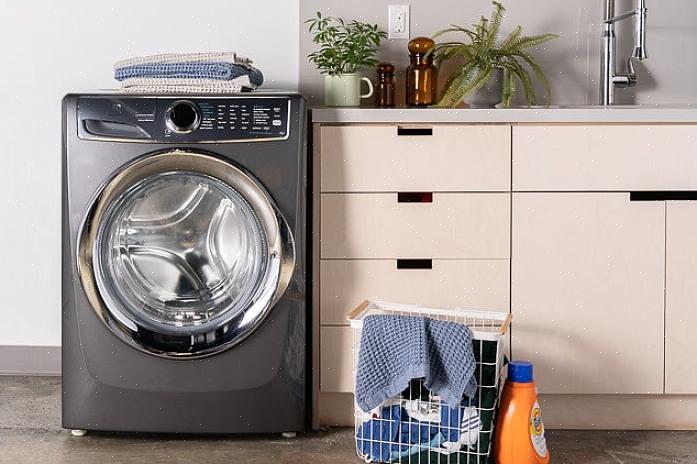 En vanlig tvättmaskin (4,0 kubikfot) rymmer vanligtvis 12 till 7 kg tvätt per last
