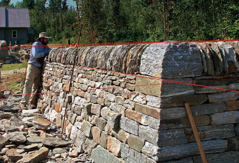 Om du kommer ihåg mina två viktigaste tips för att bygga en murad stenmur på vintern