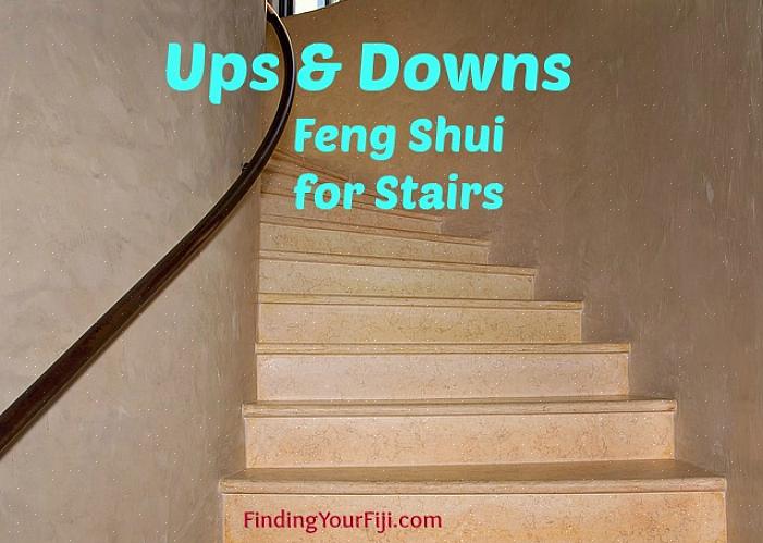 En trappa i mitten av ditt hem eller kontor anses vara den värsta feng shui-platsen för en trappa