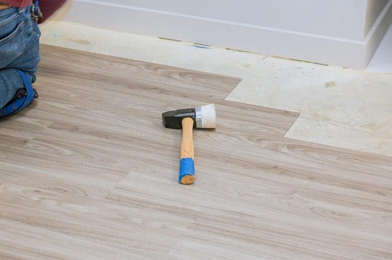 Shaws bifogade underlag är elementet som gör Floorte Pro till en av de tjockaste lyxiga golvprodukterna