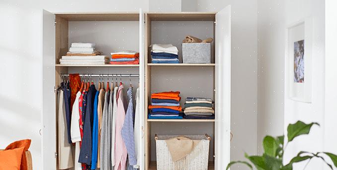 För att utforma en mer funktionell garderob måste du först bestämma hur du planerar att använda utrymmet