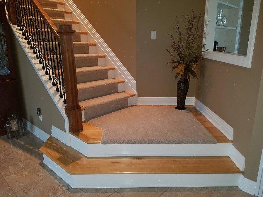 För trappor som är cirka 3 meter breda föreslår vi en löpbredd på 69 cm