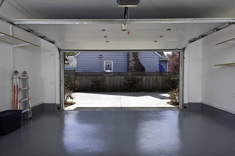Ett annat alternativ där garaget kommer att användas för bostadsutrymme är att isolera dörren