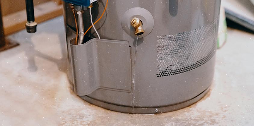 Stäng av gastillförseln vid avstängningsventilen på gasledningen närmast varmvattenberedaren