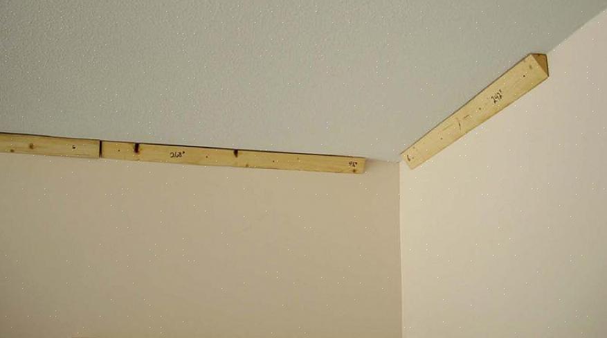 Kronformning kan hjälpa till att dölja mindre vägg- eller takproblem vid korsningen