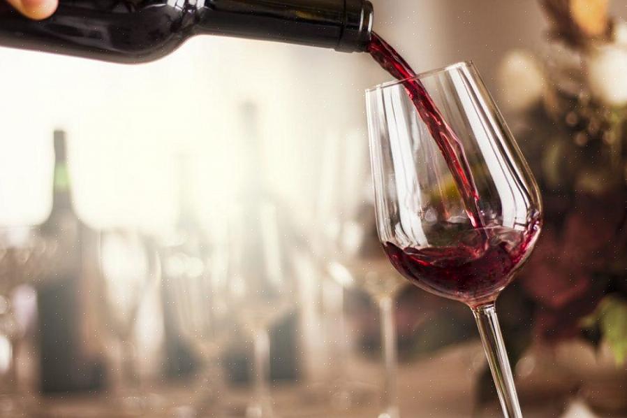 Vin har blivit den dryck du väljer bland vänner som träffas för att fira eller bara för att umgås