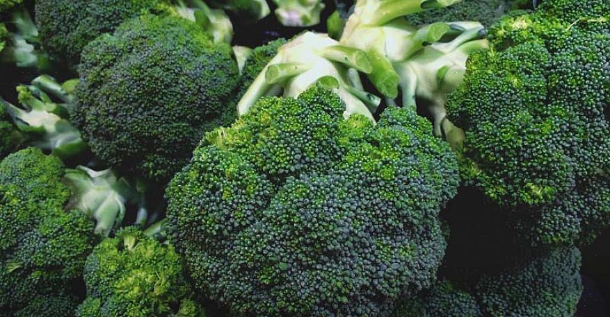 Broccoli har inget emot att ha de flesta andra grönsaker som nära grannar
