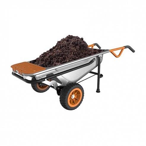 Skottkärran eller trädgårdsvagnen är ett absolut nödvändigt trädgårdsredskap