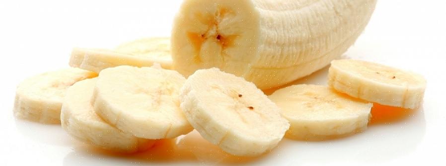 Gula efterrättbananer odlas från mutanta stammar av bananväxter som råkar producera frukt utan användbara