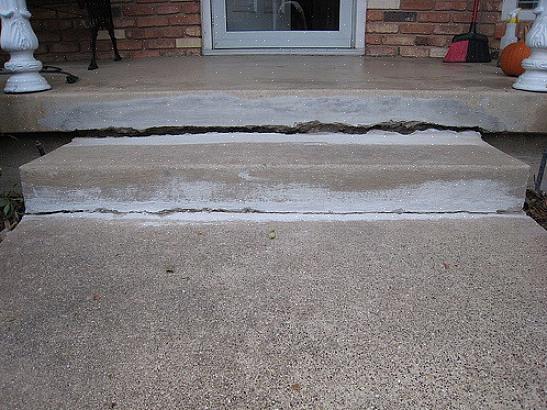 Sprickor i en betonguteplats kan repareras snabbt med enkla metoder