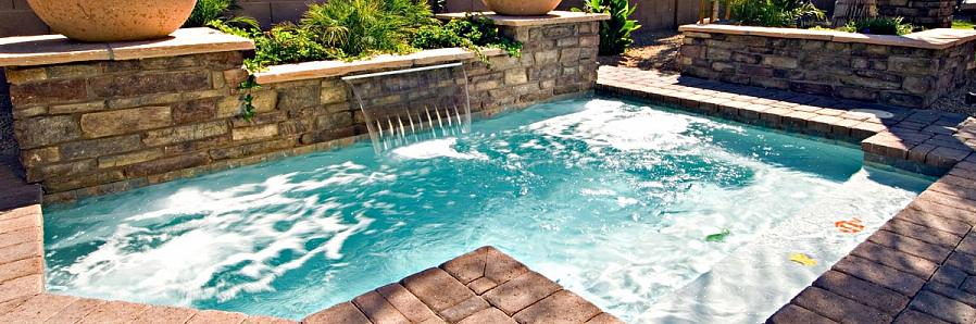 Till skillnad från en pool är en spole utrustad med kraftfulla strålar som skapar en virvlande ström